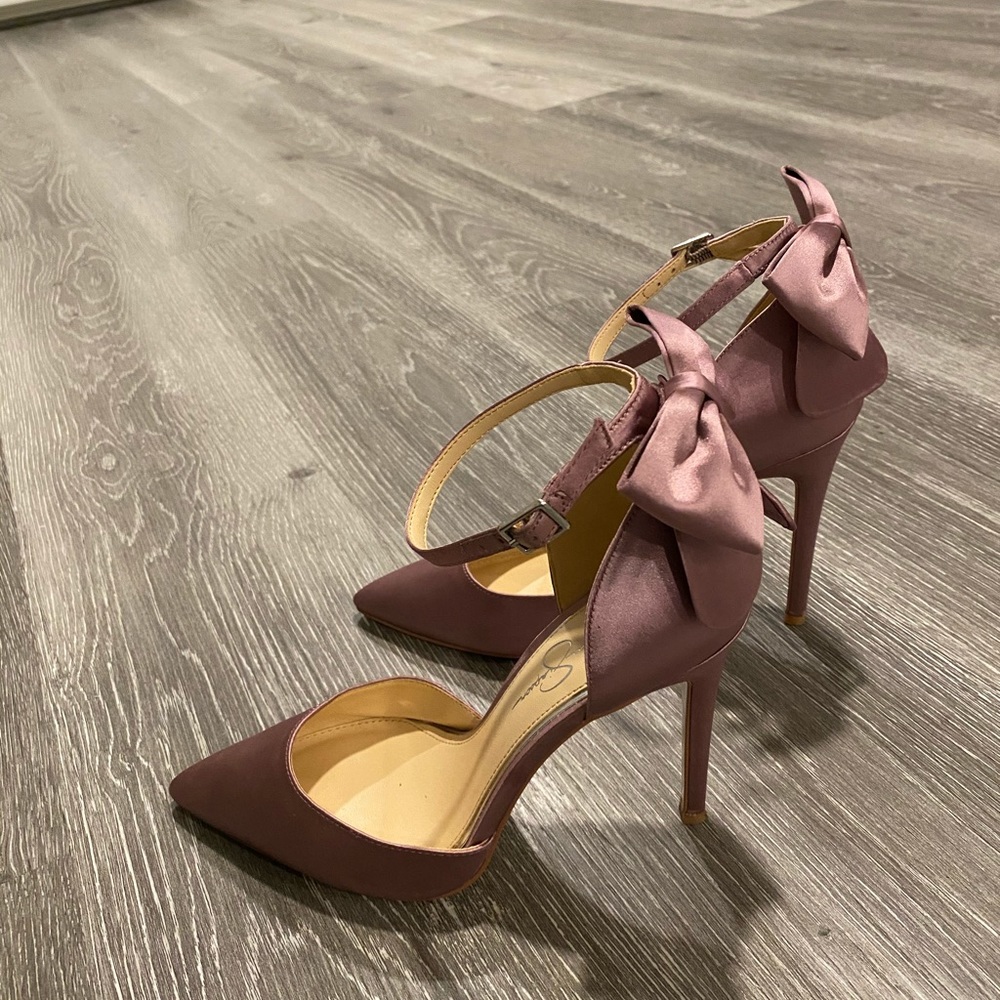 Jessica Simpson bow heels - Picture 3 of 3
